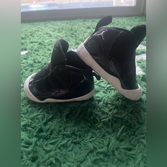 black nike baby shoes